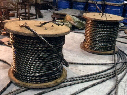 Cast wire rope sling