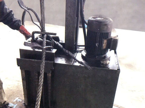 Spliced wire rope sling